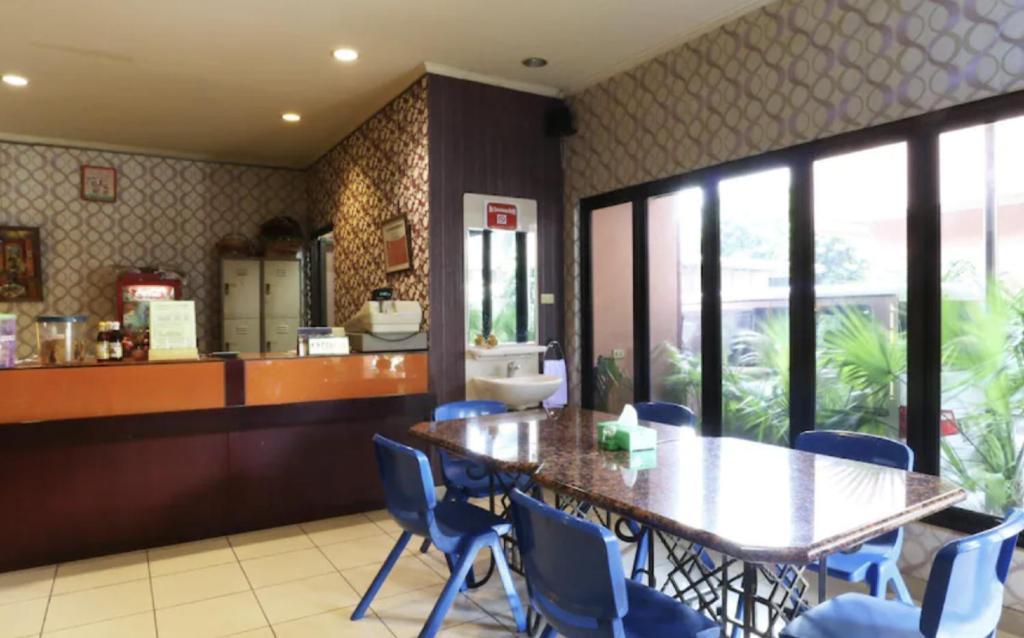 678 Kemang Powered By Cocotel Hotel Jakarta